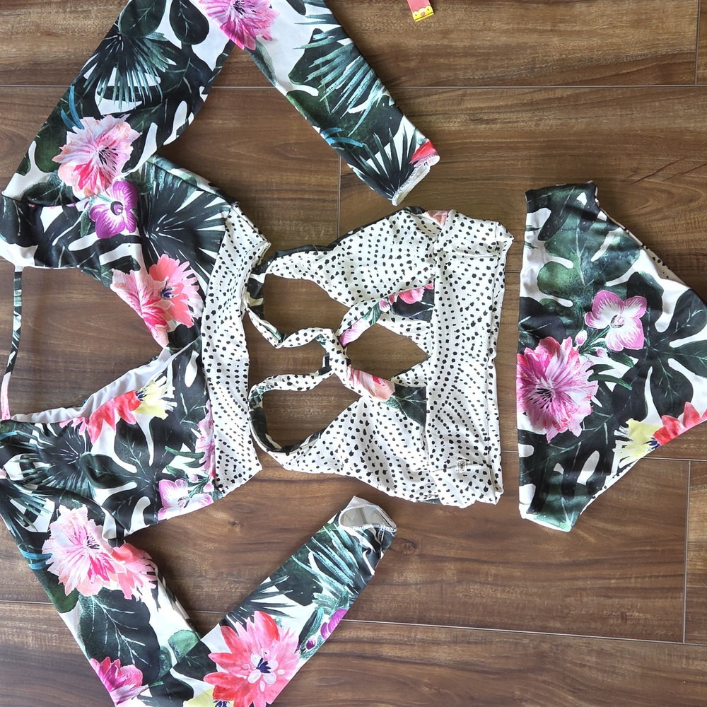 Kaikini Swim Set With Bikini Bottom, Top, And Rashguard, Size S - Picture 5 of 5